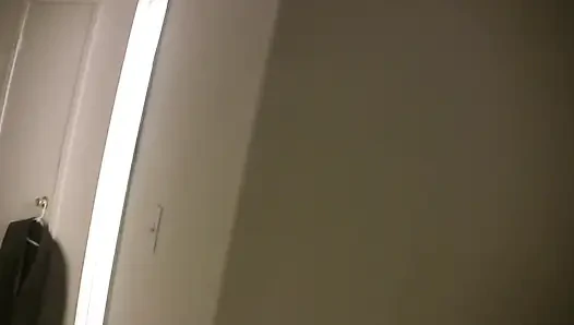 Cewek cantik rambut pirang lagi asik nyepong kontol