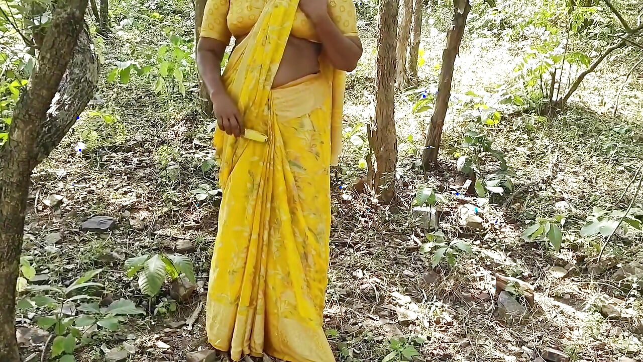 Adik iparku masukin pisang ke dalam pantatnya di hutan, anty si cewek telugu lagi asik ngentot