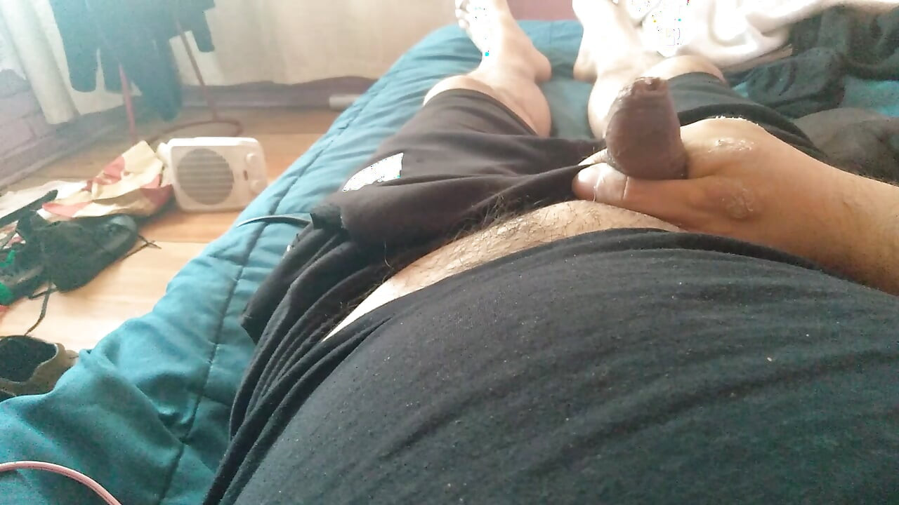 근육질의 남자가 맛있는 페니스 보여줘