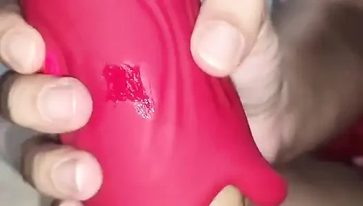 Perspektive – Großer Schwanz und ein heißer brünetter Handjob von Sweet Tooth