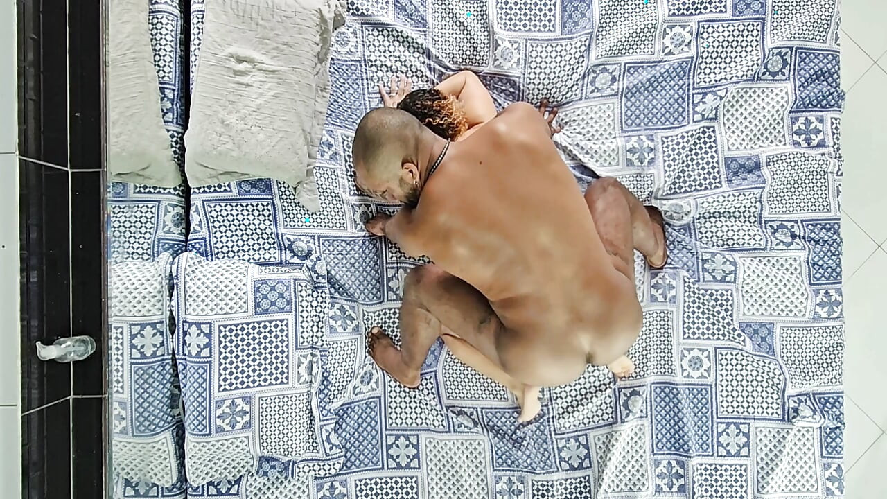 YSTÄVÄNI VAIMO TULI TÄNNE TALOON JA MEILLÄ OLI HAUSKAA NAIDA