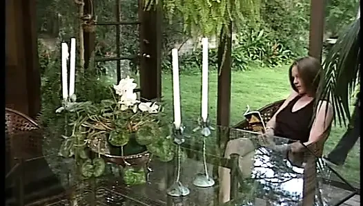 Brünette schönheit bekommt ihre super nasse muschi geleckt und lang gestreichelt Dann fickt sie