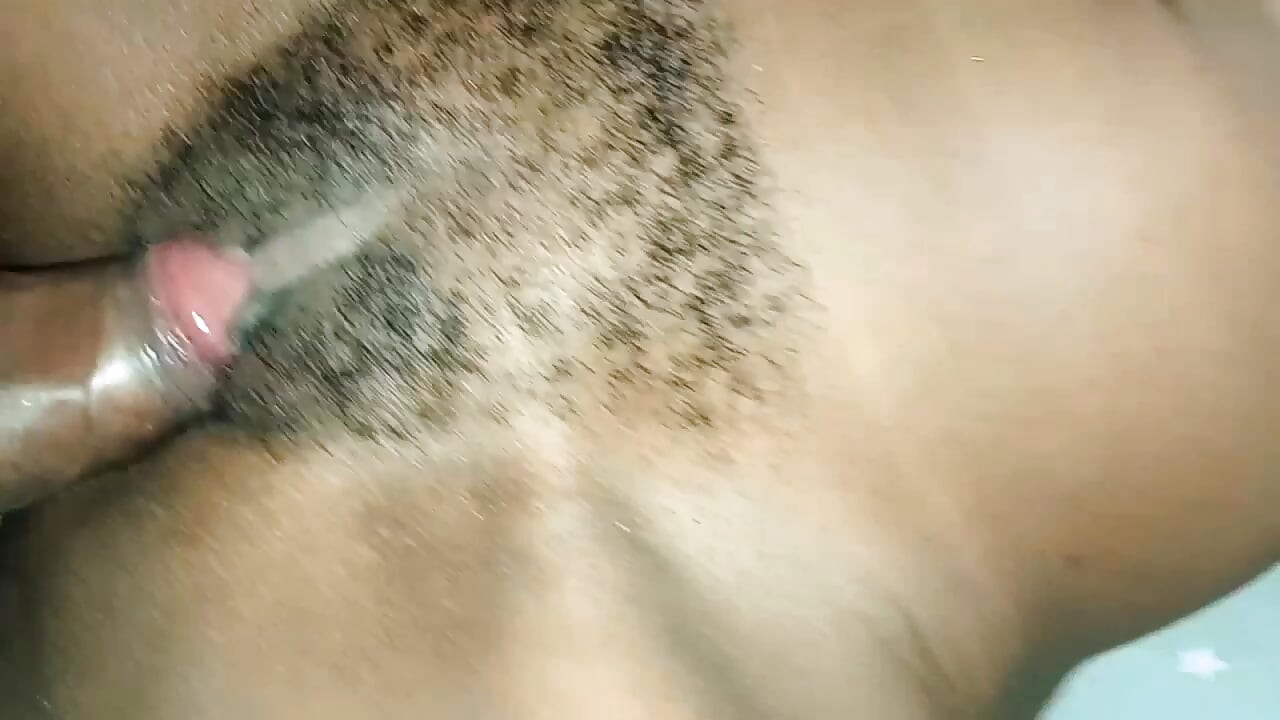 No me oculta sus deseos, me dice que le gustan las pollas grandes