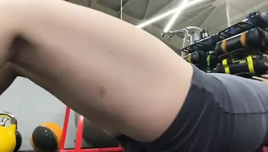 Bbw sexy mädchen jucielussie training im fitnessstudio