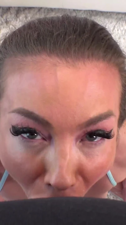 Mandy Waters erkeğini boşalmaya hazır yapıyor
