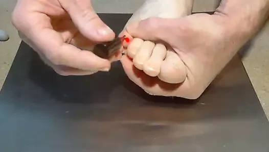 Painting my toenails