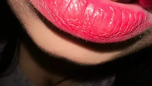 Geiles mädchen zähneputzen, nachdem du zur collage gehst, weil sie manchmal von stiefvater hart gefickt wurde