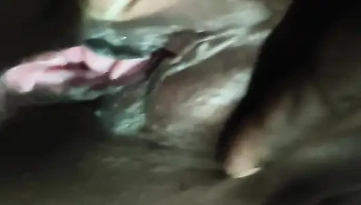 Water fell into the pussy when she put a finger in her pussy.