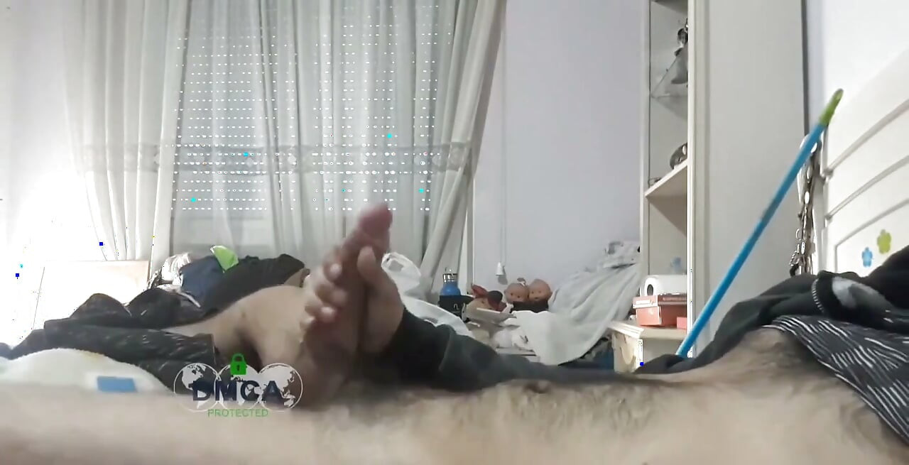 Трахаю мою руку, пока я не кончу в стакане