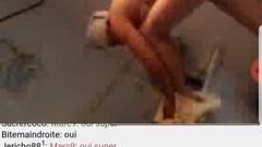 Coco.fr : Un mec filme sa grosse s'essuyer la chatte