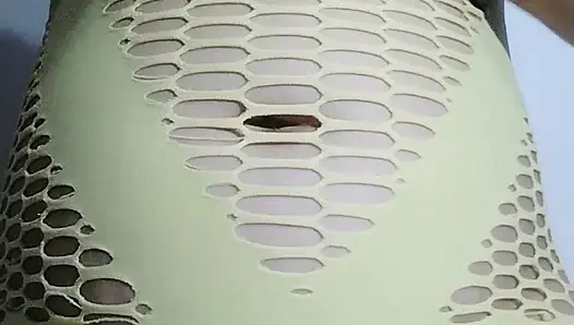 Aku lagi sendirian di rumah