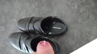 Cum en los zapatos