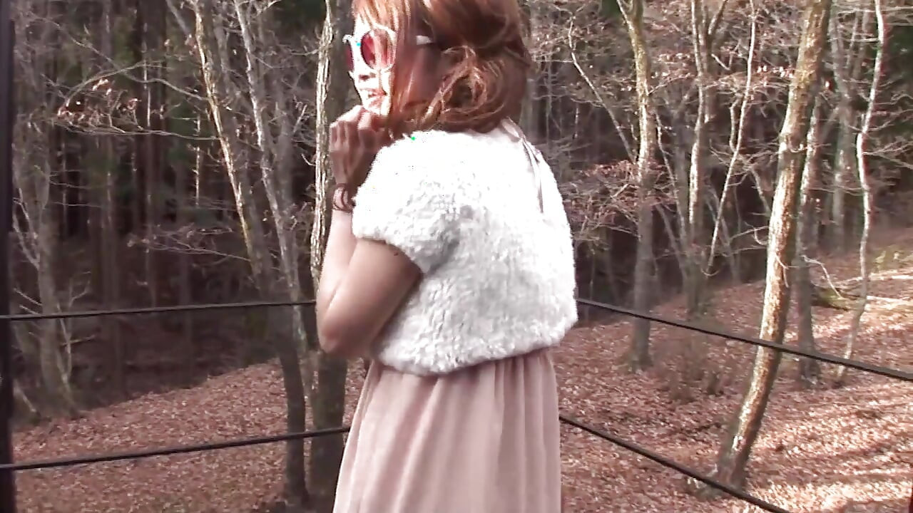 Betoverende Aziaten scène-2_glamorous Japanse vrouw neukt in een sauna midden in het bos
