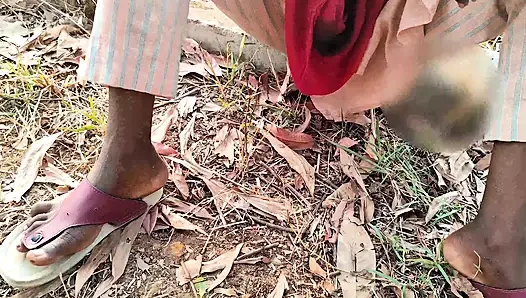 Ich wurde in den Park genommen und gefickt, meine ist sehr gut, es hat viel Spaß gemacht.