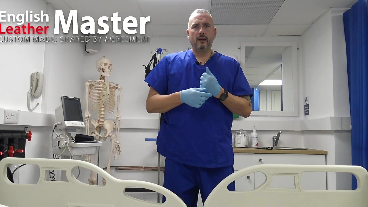 Un docteur humilie une patiente à petite bite, aperçu