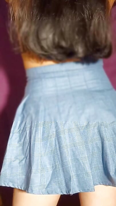 Gadis desi piya rok mini di rumah menikmati single bagian 2