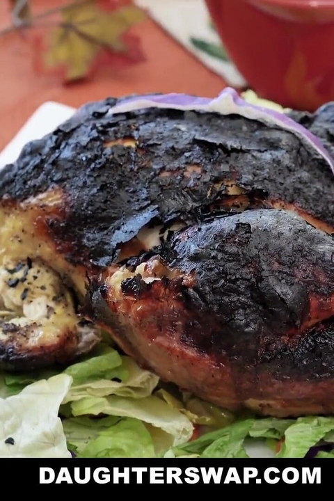 Мила азіатська тінка трахає тата свого найкращого друга на День подяки