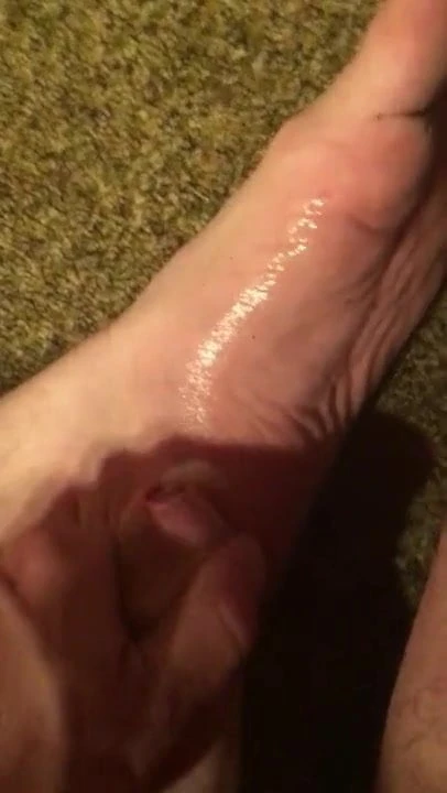 Fucking and cumming on my feet 25yold