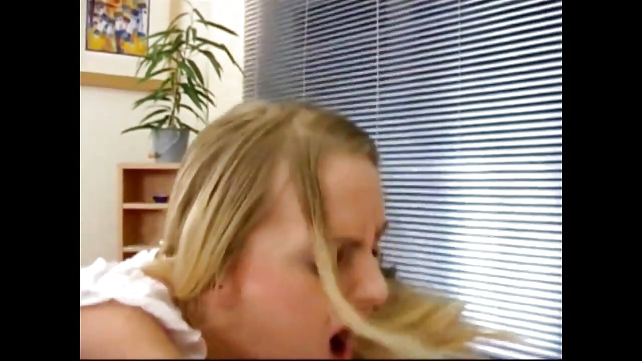 Ma meilleure amie est tellement jeune et tellement salope