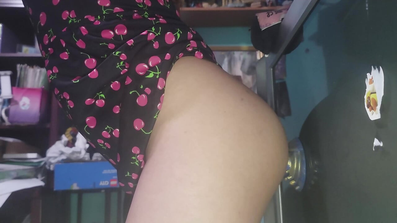 MILFpušenje trans kurca s velikim sisama