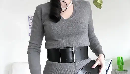 Oturma odasında kemer takma, bölüm 3, Lady Victoria Valente