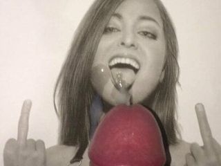 Riley Reid grande omaggio di sperma sul video di sega in faccia