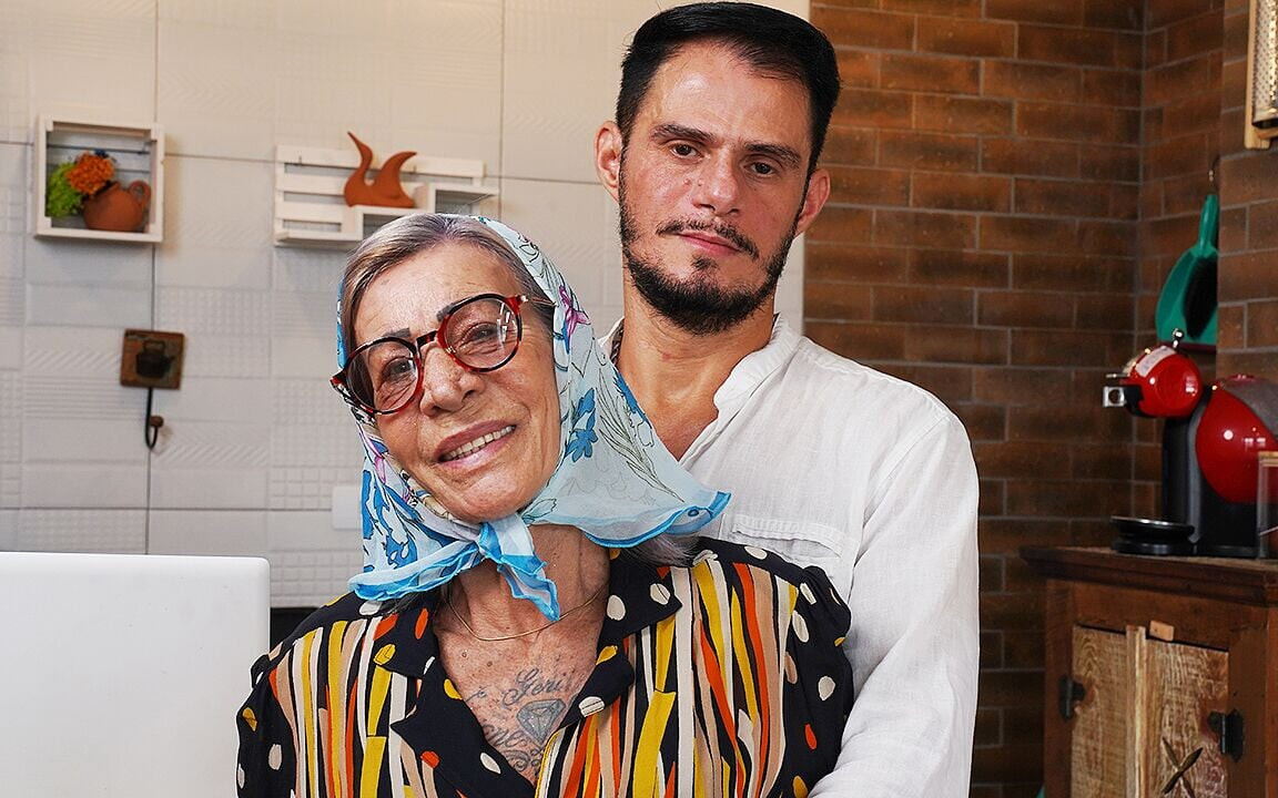 O matură reală de 77 de ani are nevoie de sex anal dur