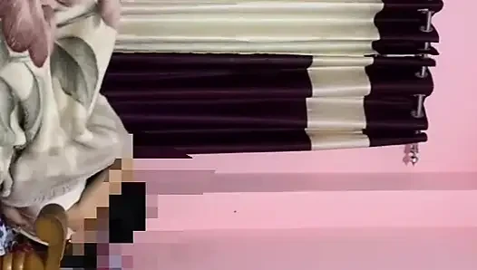 Yeni Nepal videosu. Budo ma xa maja aaiyo earkako ko budii lai daro haniyo'ya teklif ediyor. Otel odası ile komşu karısıyla
