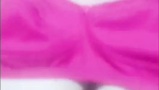 mamta bhabi ne chut main ungli kar ke pani nikali