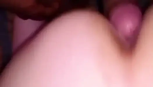 Sie will, dass ich sie in den Arsch ficke, so fickt mein großes Mädchen