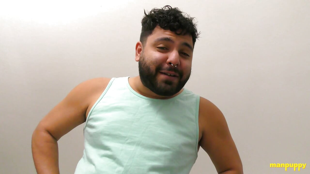 ManPuppy Demetri Silver Shrinks Stranger And Demands Giant Foot Worship