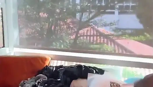 Миниатюрная азиатка Lulu Wild делает минет с глубокой глоткой, грубый трах и взрыв грязного кримпая