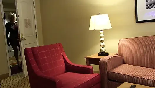 Jenna ivory wird von ihrem gut bestückten schwarzen stiefbruer - perverse milfs und teenager geknallt