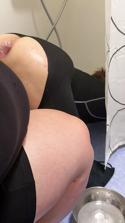 BBW first time fisting her pig