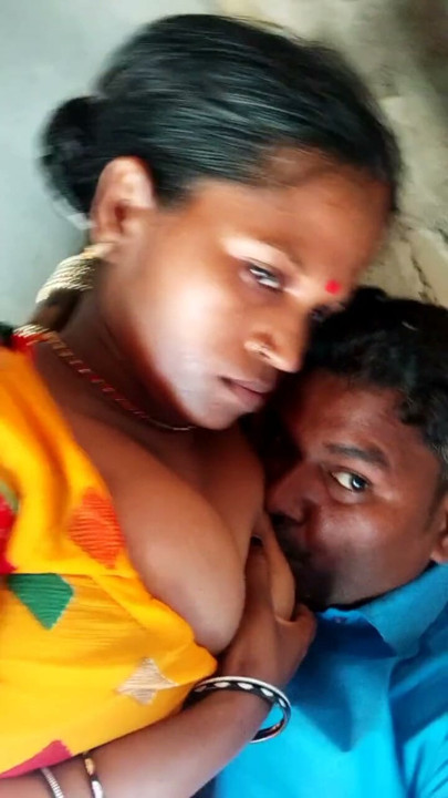 Haut Indian Desi Bhabhi Kissing | Clip 1