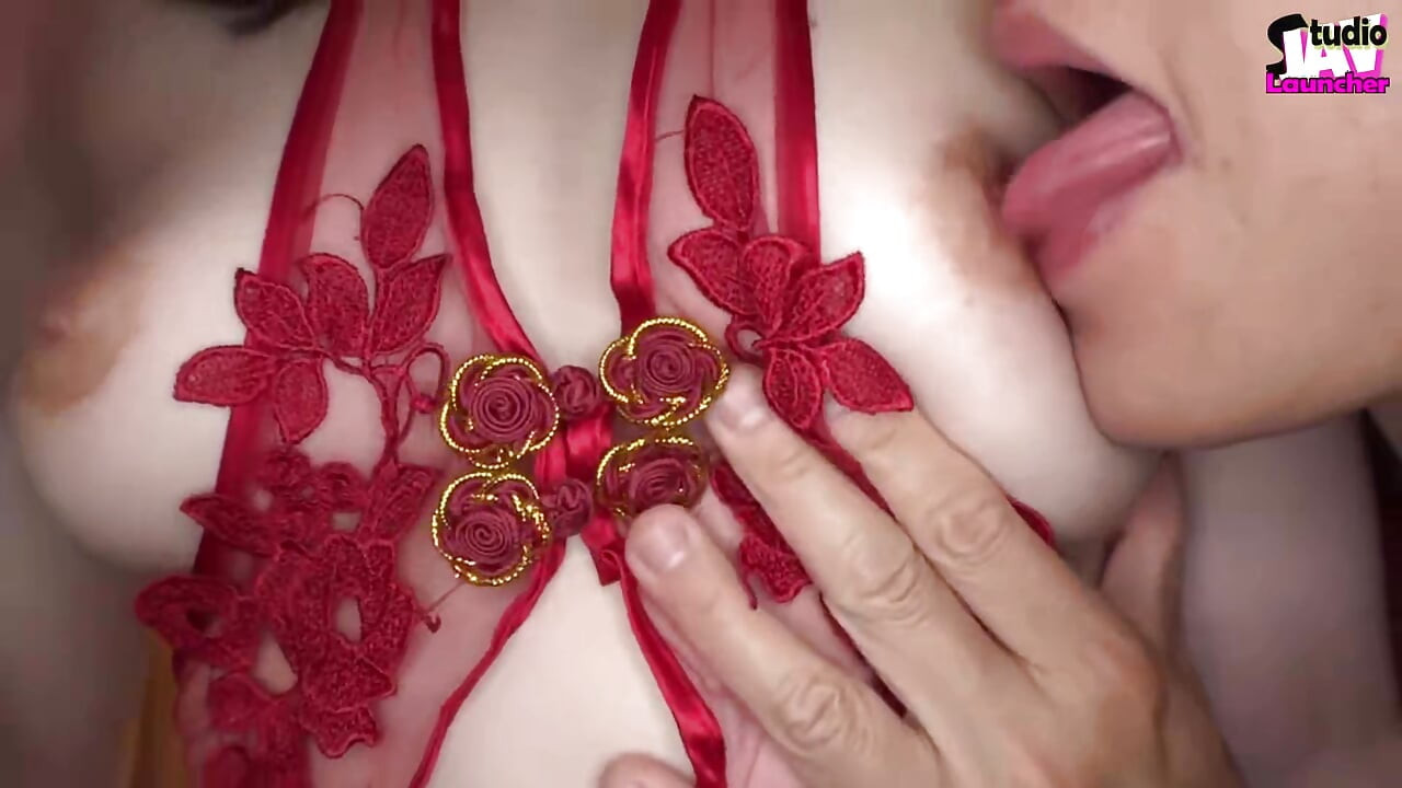 Open Wetting - a Pochaco Cutie Turns a Simple Walk Into a Clothes-on Spill Tour Chapter-4
