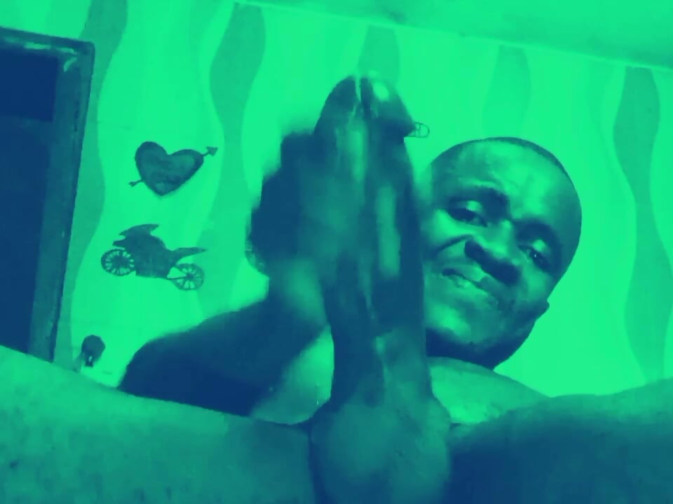 Black_glim in a color video