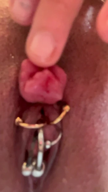 Enlarged clitoris bind