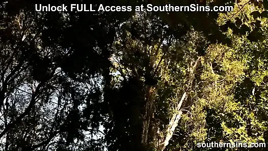 Aku selalu merasa seperti ada orang yang menontonku dan aku tidak punya privasi di Southernsins