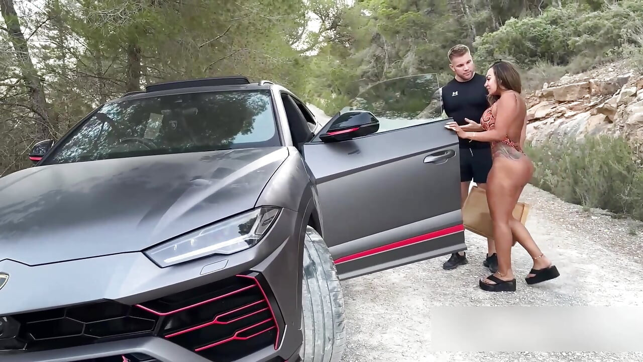 ITALIAN TAKES ME IN HIS LUXURIOUS CAR TO GET FUCKED OUTDOORS ON THE SIDE OF THE ROAD