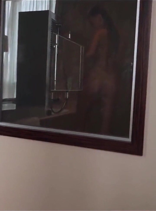 Atrapó hermanastro y yo en la ducha - él es mejor follar mi coño bien