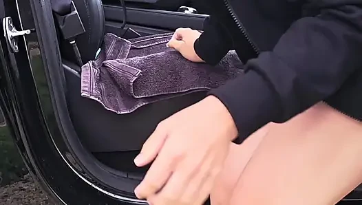 Büyük Bir Amatör Fransız Yapay Penisle Bir Şekilde Fışkırtıyorum