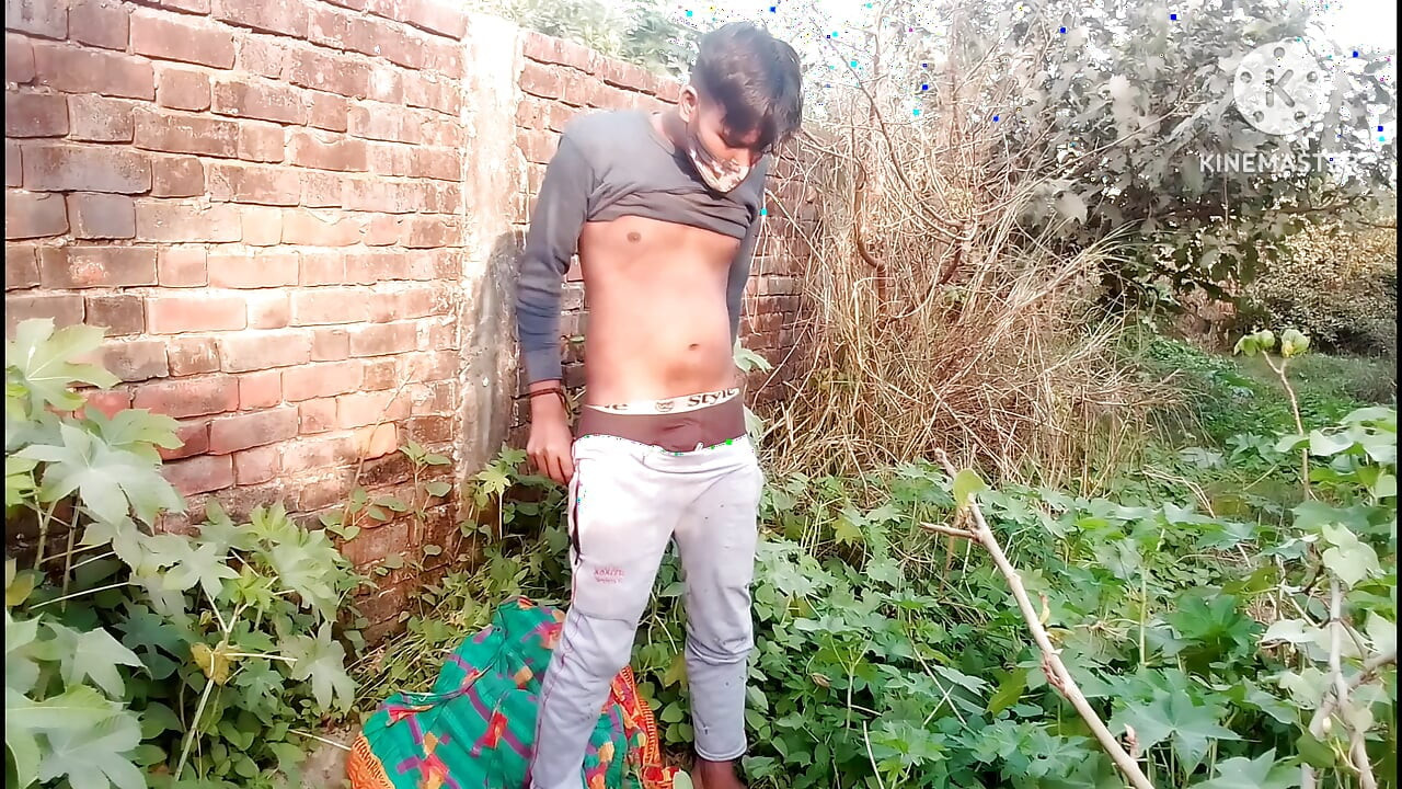 Indian Lucknow amature boy cumshot in the outdoor jungle full hd Hindi sex video