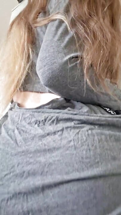 I've got a bit of a domestic kink, and I can keep a secret !