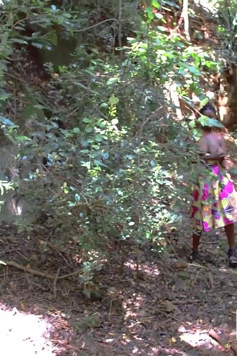 Lesbiană africană negresă înșală pe iubiți cu sex în trei de amatori!