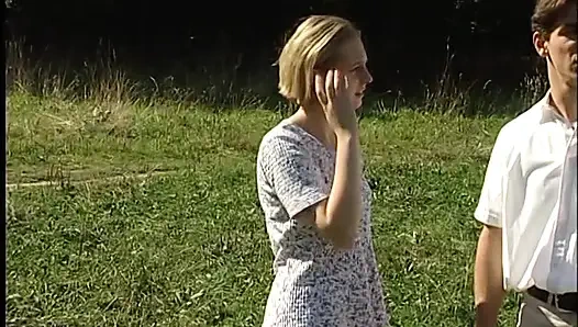 На улице с моим бойфрендом и моим лучшим другом