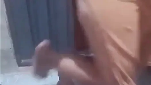 Ofiste Zengin Bir Ev Sahibi