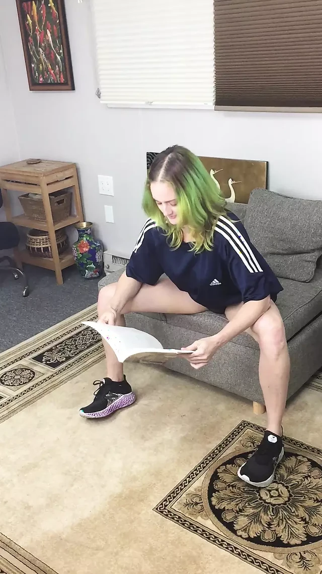 HOT MILF Gets Flashed