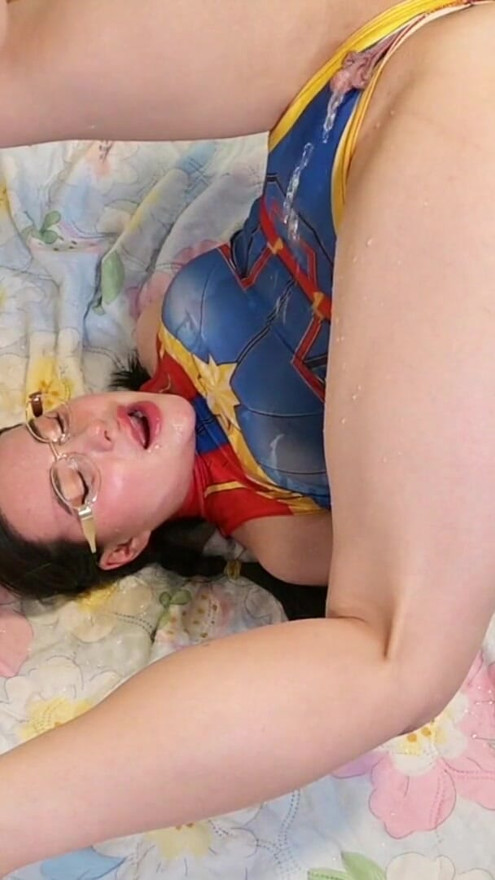 First time reached my mouth with my own pee! Upside down pissing on my face and drinking! | Clip 2