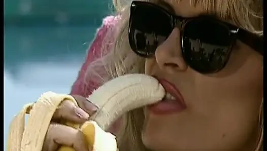 Hayallerinizdeki bu Alman orta yaşlı seksi kadın çifte sikiliyor